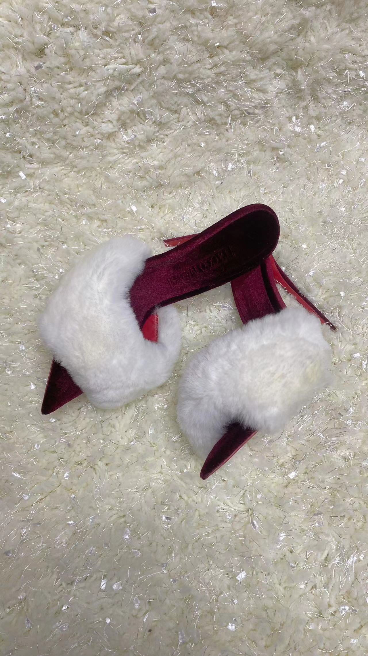 Suede mules with fur